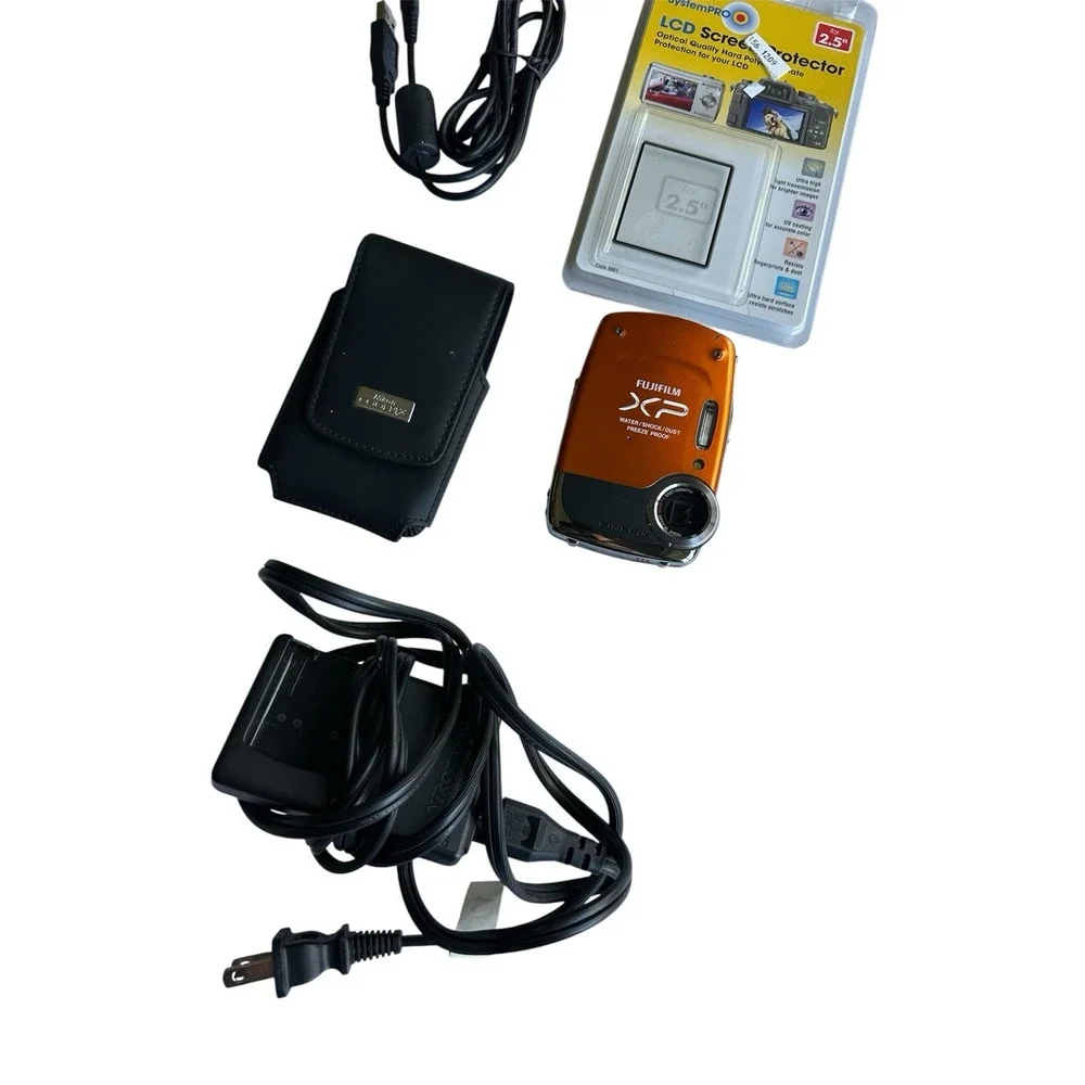 Fuji Film FinePix XP30,Waterproof,14MP,2.7in,5x EXC USED ONCE NEEDS SD CARD